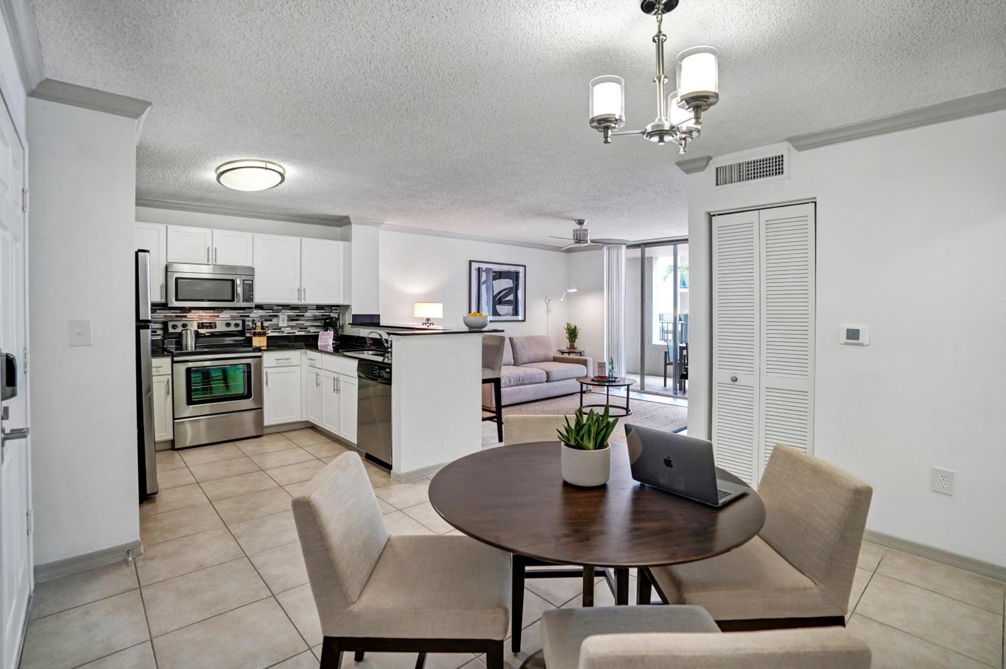 Stylish Modern Apartments At Gables Grand Plaza In Miami Oda fotoğraf