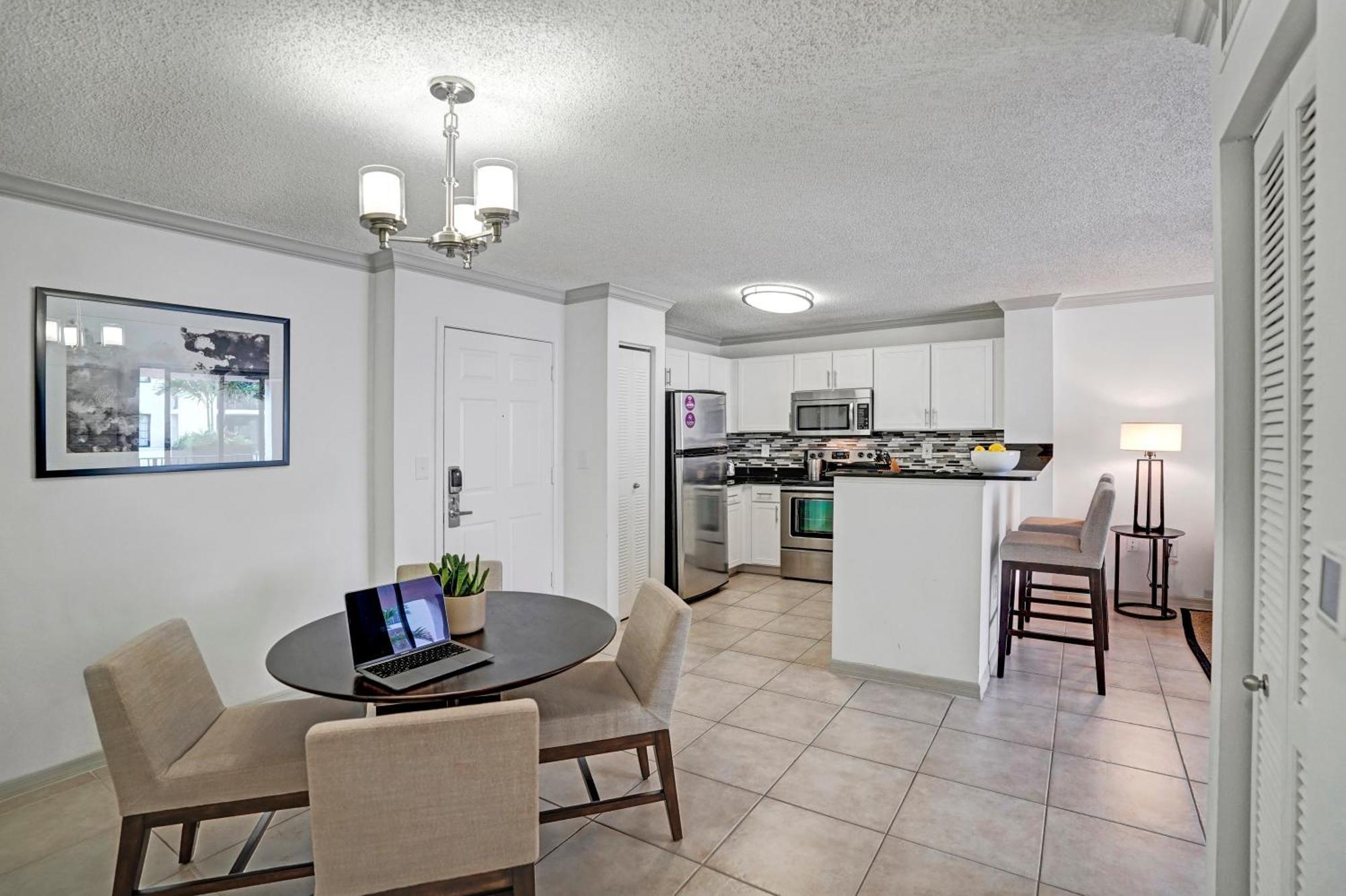 Stylish Modern Apartments At Gables Grand Plaza In Miami Oda fotoğraf
